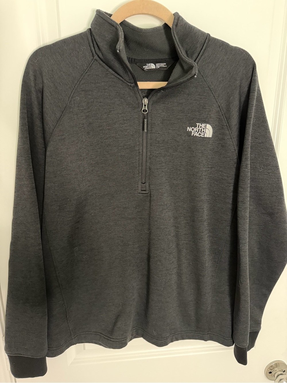 The North Face Men’s Charcoal Gray Quarter-Zip Pullover